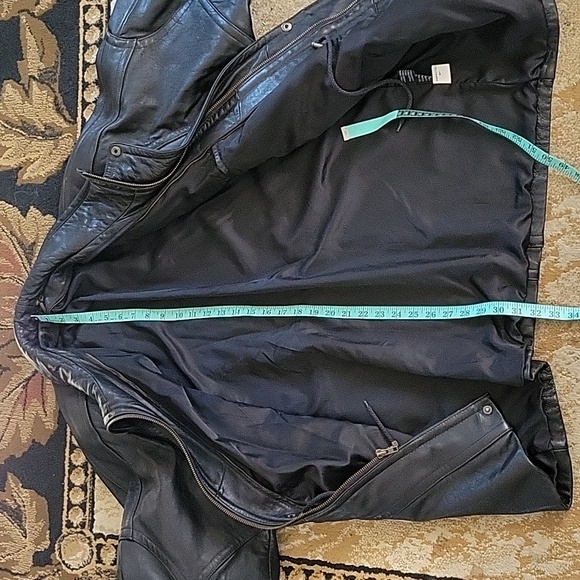 Leather coat - Picture 10 of 11